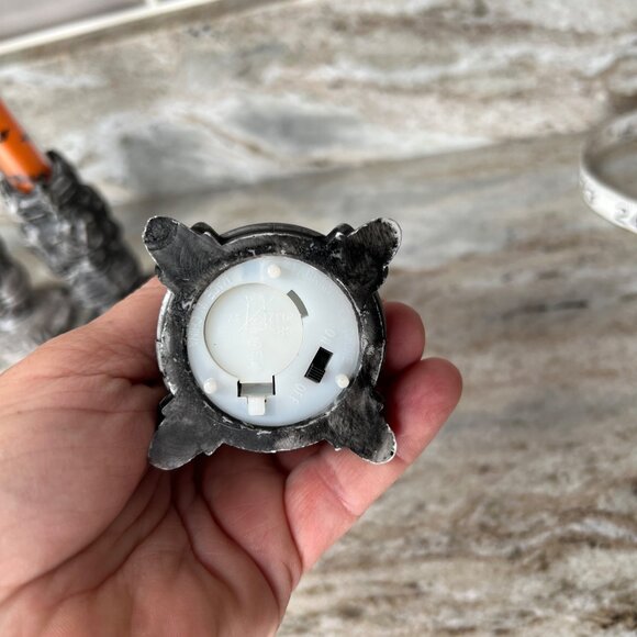 Set Of 4 Gothic Halloween LED Candles Skull Bases Orange & Purple READ - Picture 7 of 9